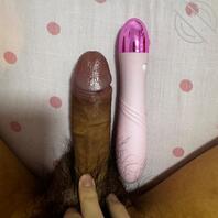 发现了巨乳妈妈的性爱玩具