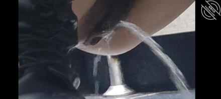 厕拍马丁靴00后（露脸），大阴唇小黑逼1