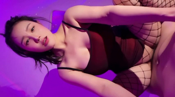淫荡少妇人妻与强壮单男偷情还打视频给绿帽老公