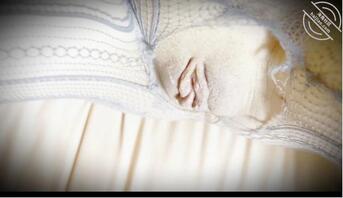 253、家里亲戚刚睡，姐姐就摸我鸡巴，让我欲罢不能，打完炮就撤2