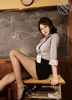 姐姐们，弟弟想看评论区都是骚逼照照片0