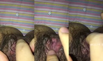 骚母狗自摸到流水