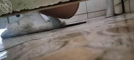 学校厕所偷拍有什么技巧吗0