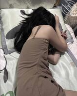 【奶气草莓52】趁嫂子午睡，我在旁边对着嫂子打飞机