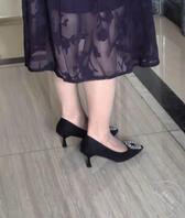 偷拿奶奶的高跟导管0