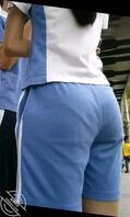 有老哥能让女孩去拍校服妹尿尿吗2