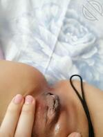 广东茂名人妻大奶母狗，认识的来，她会看评论区1