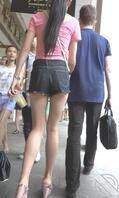［街拍偷拍］户外街拍一些美丽大腿0
