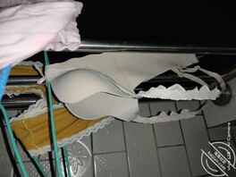 偷拍换衣服图片