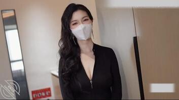 姐姐的BB好紧好多水，最喜欢内射进姐姐B里！（非原创）1