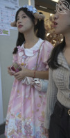 抄底偷拍洛丽塔小妹1