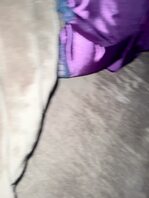 趁堂妹喝醉脱掉了她的睡衣，玩弄她的娇嫩的肉体