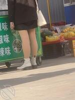 菜市场几个少妇买菜闲来无事，以后多去街上拍出来给你看看，少妇0