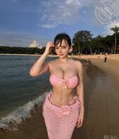 挤压式穿搭，下次换套大一点的比基尼2