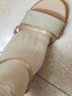 穿着骚妈的袜子伸进她鞋子里1