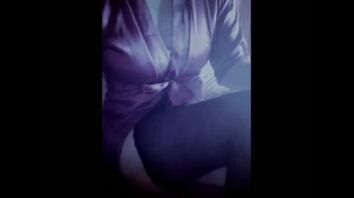 小少妇半夜发骚