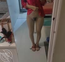 看一下我嫂子的逼怎么样2