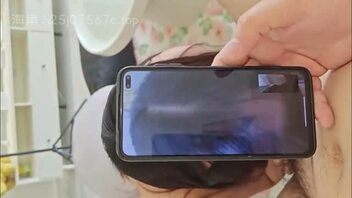 姐姐为了寻找刺激，我一边操着一边打视频。