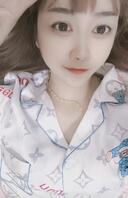 【韩静】37岁人妻宝妈 如果我脱光衣服趴在地上 你会跟我儿子一起操我吗？1