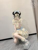 看视频一动不动趴在床上被后入感觉好舒服的样子