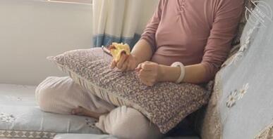 骚妈看电视偷拍一下1