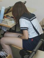 【偷拍】跟拍校园178大长腿骚货女大学生④，在水手服和小白袜加持下变硬2