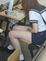 【偷拍】跟拍校园178大长腿骚货女大学生④，在水手服和小白袜加持下变硬