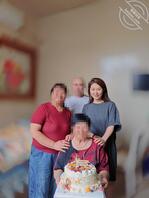 去外地上学里,不知道离婚的妈妈一个人在家都干什么0