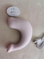 又湿了，想老公射我逼里，评论区发图让小骚逼看看大吊，最好看着我射出来2