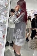 穿着清凉的两个红发小姐姐