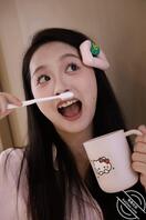 女儿越来越漂亮，想强奸她