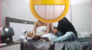 原创】老妈又喝醉了,她叫我帮她吹头发,顺利完成了第一次偷情操逼1