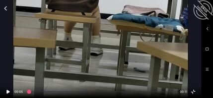 【潜入】潜入同班女大学生宿舍22