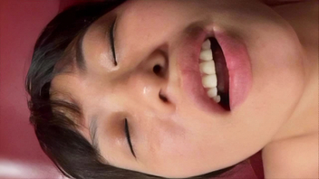 害羞的良家少妇人妻偷情骚逼被扒开挑逗无套爆操对白精彩
