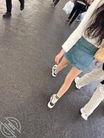 天气渐热 街头风景也开始清凉起来 都是让人流口水的美腿1