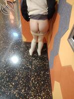 天凉了也不耽误露出今天带骚逼露出露出地点长春摩天活力城0