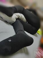 妈妈在和老姨聊天，老姨撅着大屁股在勾引我，好想抱着后入她2