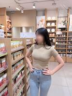 （原创108视频贴）肛塞插入堂姐屁眼，让堂姐跪舔鸡巴，操的堂姐叫爸爸