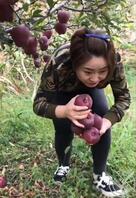 和妈妈一起体验干农活