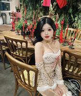 女友好奇大晚上穿成这样出门 会不会有危险0