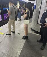 夏日裙底内裤抄底（一）0