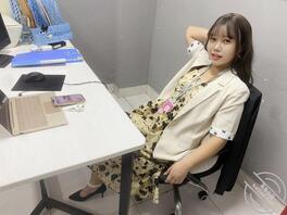 端午节公司加班偷拍舅妈御足日常露脸0