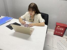 端午节公司加班偷拍舅妈御足日常露脸1