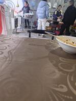 今天吃早餐偷拍的煮蒸米皮的少妇长筒靴。0