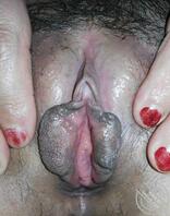 在已故老爸手里发现我守寡骚逼亲妈的照片