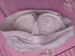 求助海角的朋友们，我很喜欢我妹妹 ，我该怎么做才能舔到我妹妹的嫩尻1