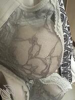 老妈最近刚买的新胸罩怎么样2