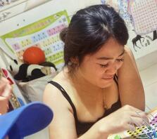 偷拍真空上阵的88年东北老母狗肥猪大嫂费喜静！肥臀巨乳哺乳期！求海友指点