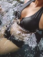 比基尼人妻真实自拍2