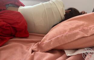 终于上了小姨子的床！！1